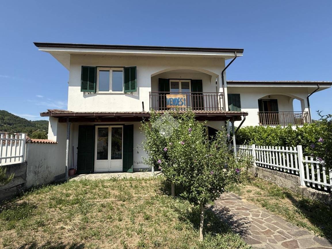 3 bedrooms House in Bubbio, Italy No. 306571