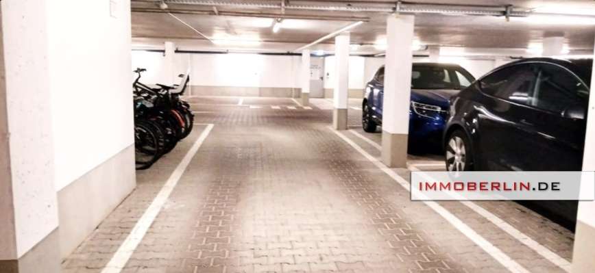  Parking in Hansaviertel, Germany No. 318498