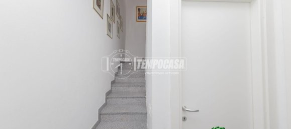 Villa de 4 habitaciónes en Bubbiano, Italy No. 130910 20