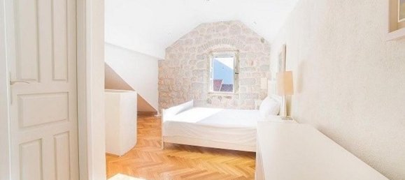 3 bedrooms Commercial property in Kotor, Montenegro No. 60 17