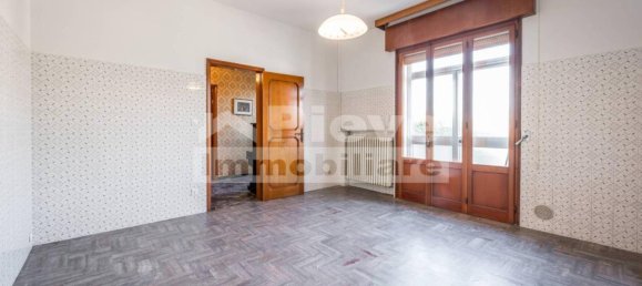 6 rooms Apartment in Cento, Italy No. 26372 20
