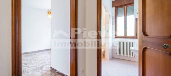 6 rooms Apartment in Cento, Italy No. 26372 47