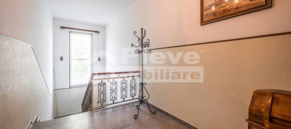 6 rooms Apartment in Cento, Italy No. 26372 16