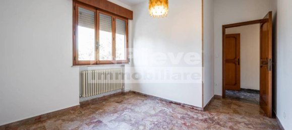 6 rooms Apartment in Cento, Italy No. 26372 46