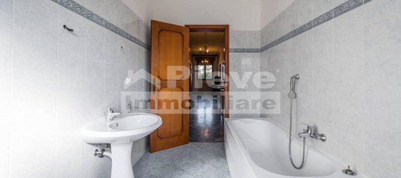 6 rooms Apartment in Cento, Italy No. 26372 54