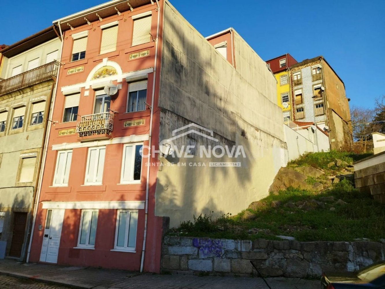 450m² Building in Porto, Portugal No. 51710
