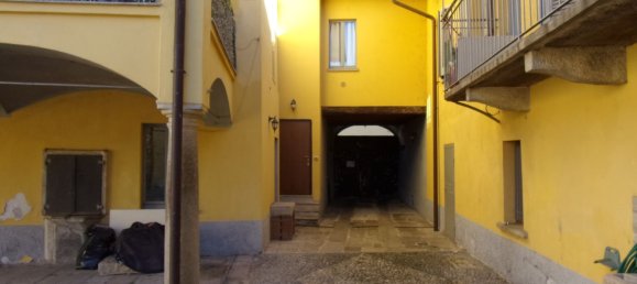 Apartamento de 3 dormitorios en Samarate, Italy No. 365557 34