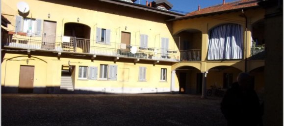 Apartamento de 3 dormitorios en Samarate, Italy No. 365557 18