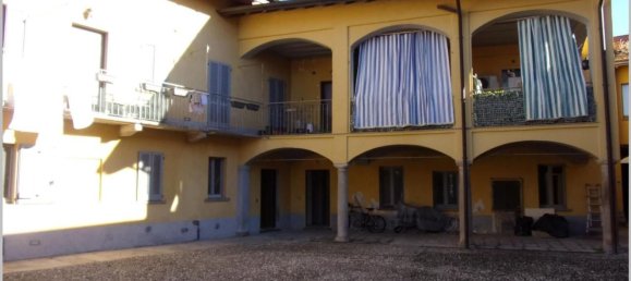 Apartamento de 3 dormitorios en Samarate, Italy No. 365557 14