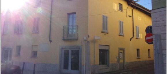 Apartamento de 3 dormitorios en Samarate, Italy No. 365557 22