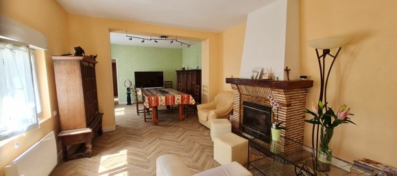 3 bedrooms House in Maintenon, France No. 88895 4