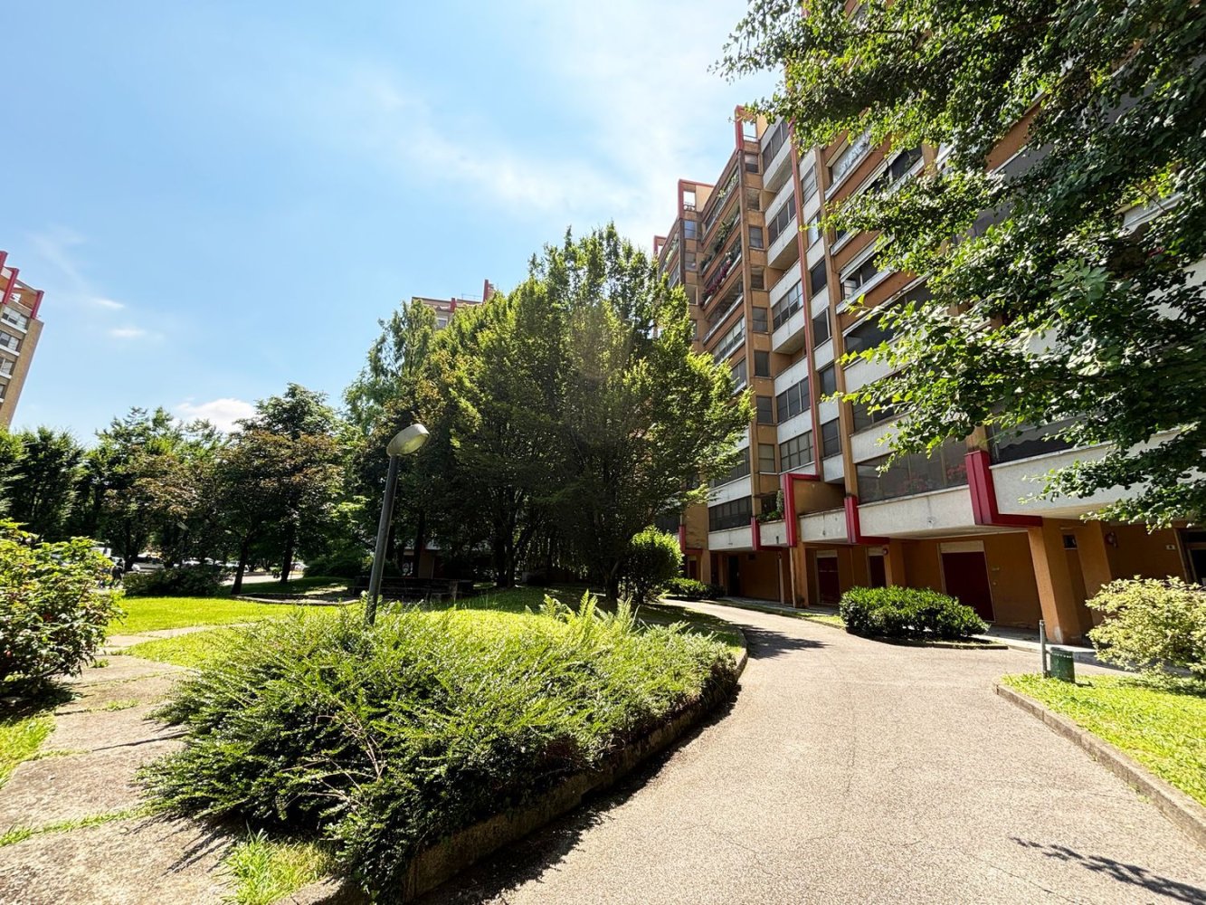 3-salle Appartement à Pieve Emanuele, Italy No. 147429