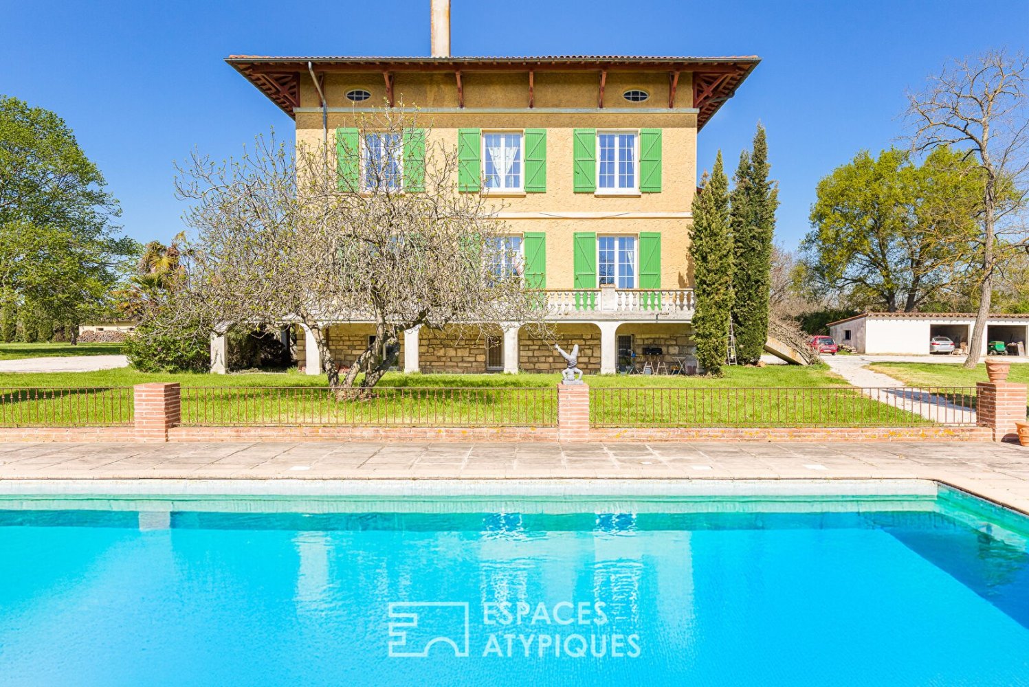 Замки и поместья с 8 спальнями в Легёвен, Франция № 345446