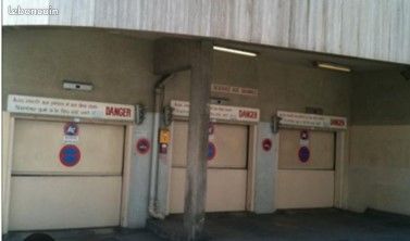 Parking à Marseille, France No. 332434