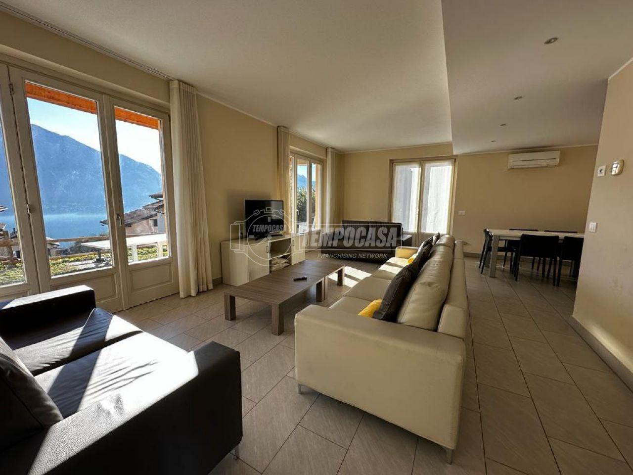 7-salle Villa à Tremezzina, Italy No. 177729