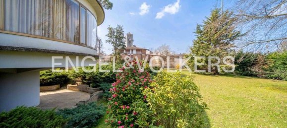 5 bedrooms Villa in Casorate Sempione, Italy No. 296849 11