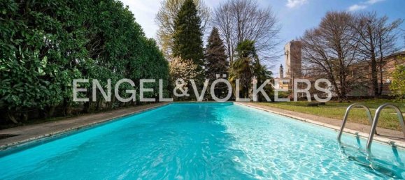 5 bedrooms Villa in Casorate Sempione, Italy No. 296849 5