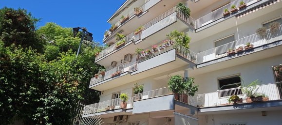 4 rooms Apartment in Naples, Italy No. 286725 3