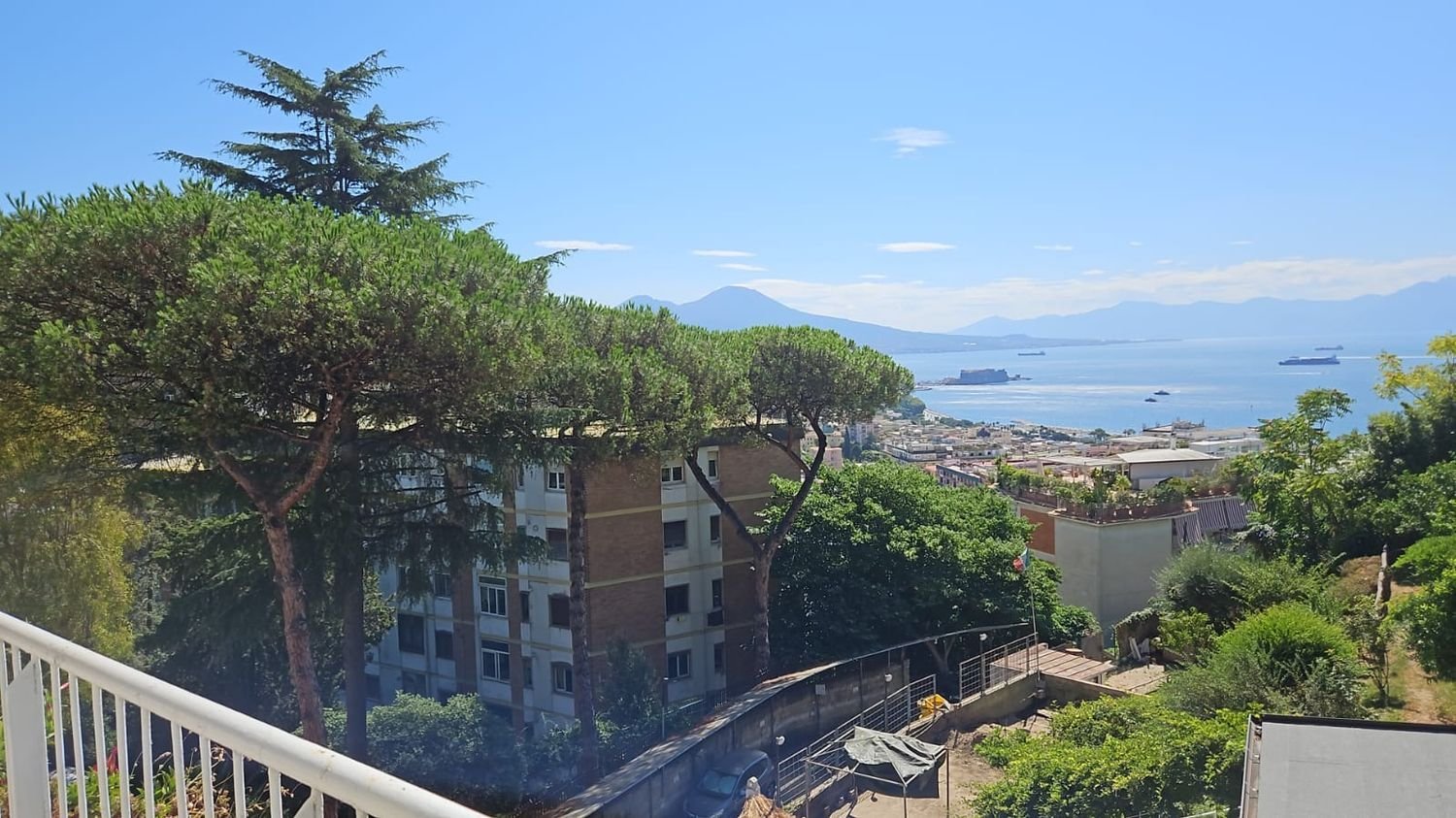 4 rooms Apartment in Naples, Italy No. 286725