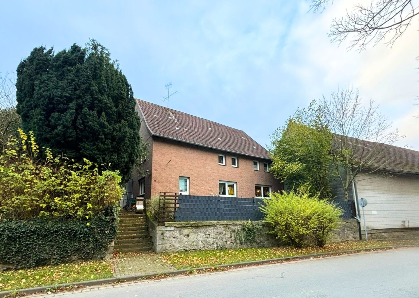 8 rooms House in Hameln-Pyrmont, Germany No. 185574