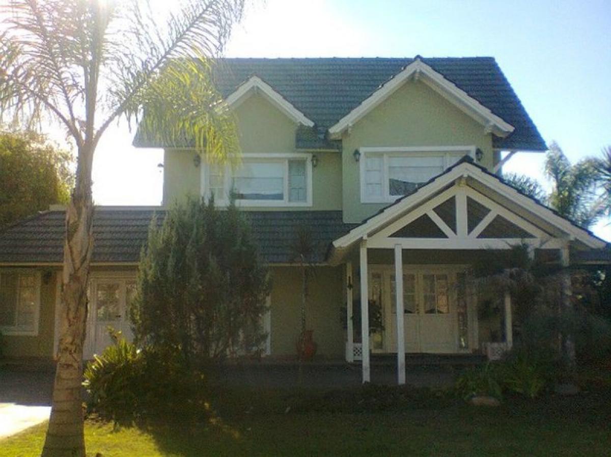 4 bedrooms House in Presidente Peron, Argentina No. 73383