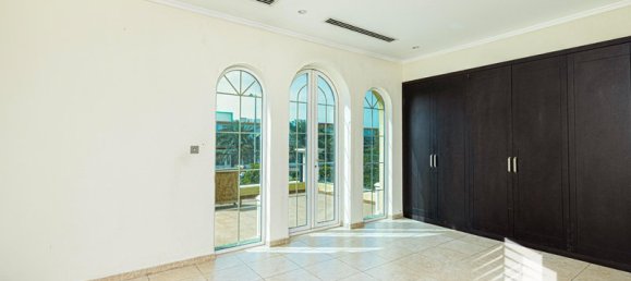 Вилла с 3 спальнями в Jumeirah Park, ОАЭ № 18415 30