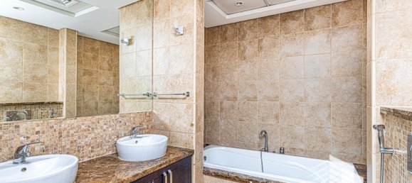 Вилла с 3 спальнями в Jumeirah Park, ОАЭ № 18415 21