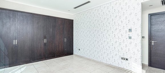 Вилла с 3 спальнями в Jumeirah Park, ОАЭ № 18415 13