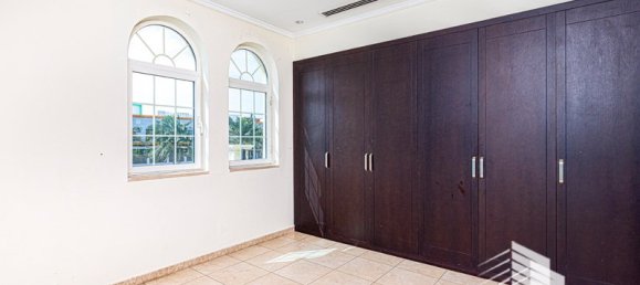 Вилла с 3 спальнями в Jumeirah Park, ОАЭ № 18415 10