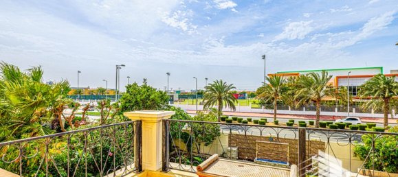 Вилла с 3 спальнями в Jumeirah Park, ОАЭ № 18415 23