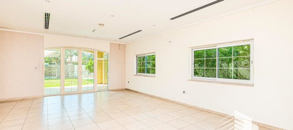 Вилла с 3 спальнями в Jumeirah Park, ОАЭ № 18415 5