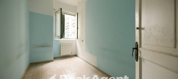 3 bedrooms Apartment in Genoa, Italy No. 99630 9