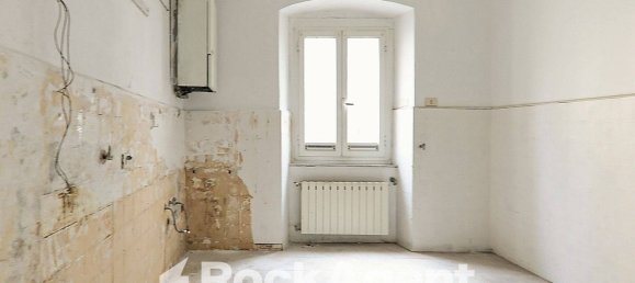 3 bedrooms Apartment in Genoa, Italy No. 99630 2