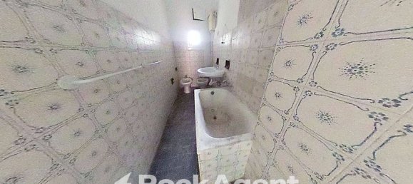 3 bedrooms Apartment in Genoa, Italy No. 99630 5