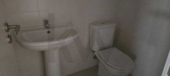 118m² Commercial property in Oeiras, Portugal No. 190234 19