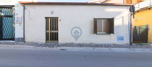 Дом с 4 комнатами в Коррополи, Италия № 99960 2