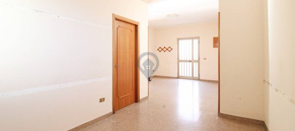 Дом с 4 комнатами в Коррополи, Италия № 99960 9