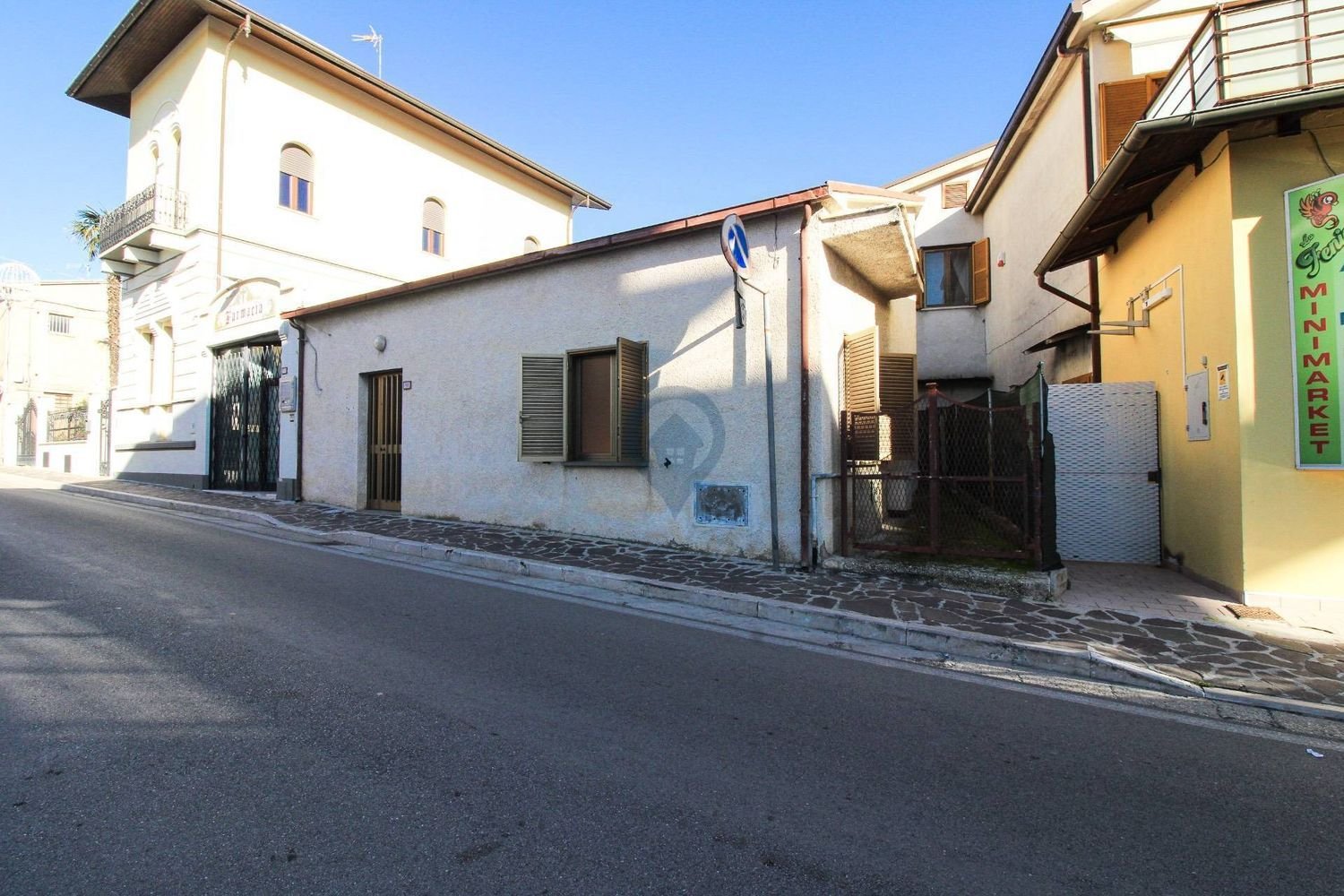 Дом с 4 комнатами в Коррополи, Италия № 99960