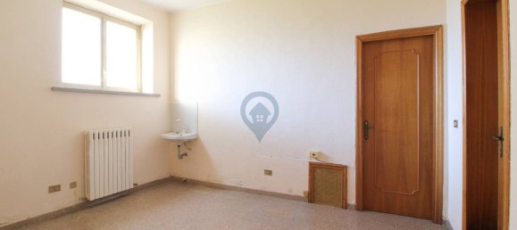 Дом с 4 комнатами в Коррополи, Италия № 99960 10