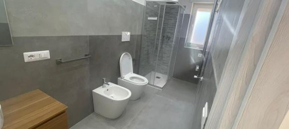 2 rooms Apartment in Rome, Italy No. 261571 2