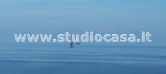 Вилла с 5 комнатами в Кротоне, Италия № 165093 9