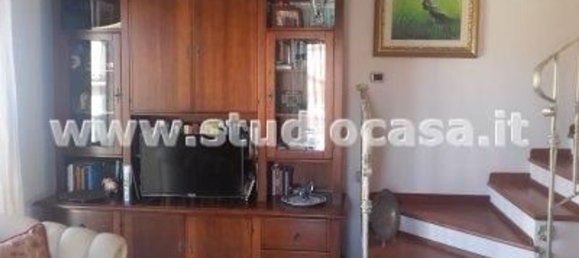 Вилла с 5 комнатами в Кротоне, Италия № 165093 10