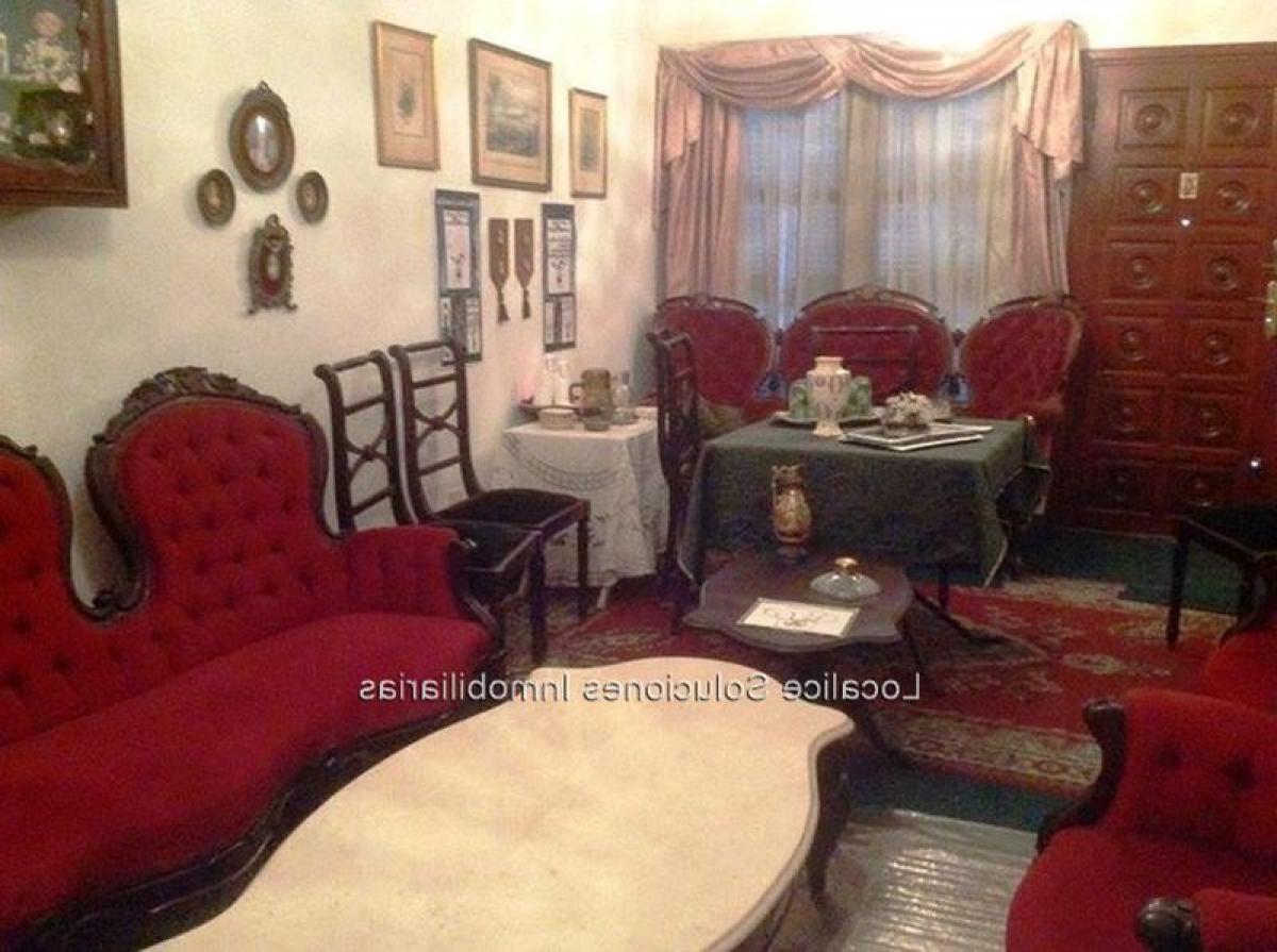 4 bedrooms House in Montevideo, Uruguay No. 8080