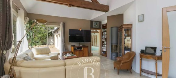 6 bedrooms House in Igny, France No. 180738 5