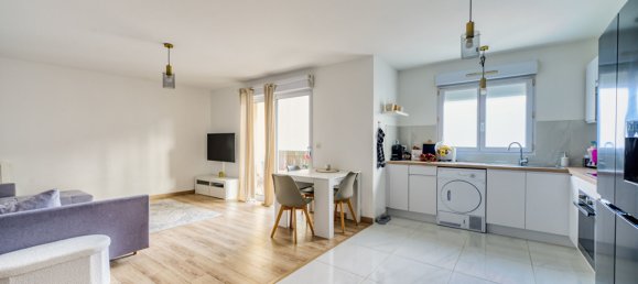 2 chambres Appartement à Noisy-le-Grand, France No. 151636 2