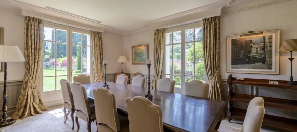 9 bedrooms Villa in Mougins, France No. 1685 13