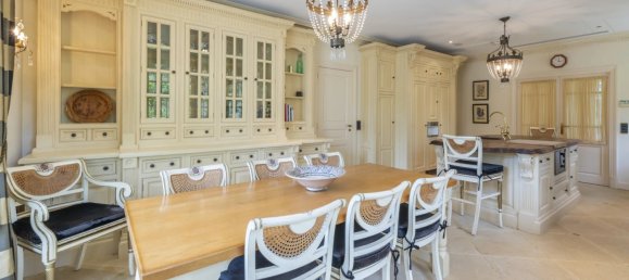 9 bedrooms Villa in Mougins, France No. 1685 15