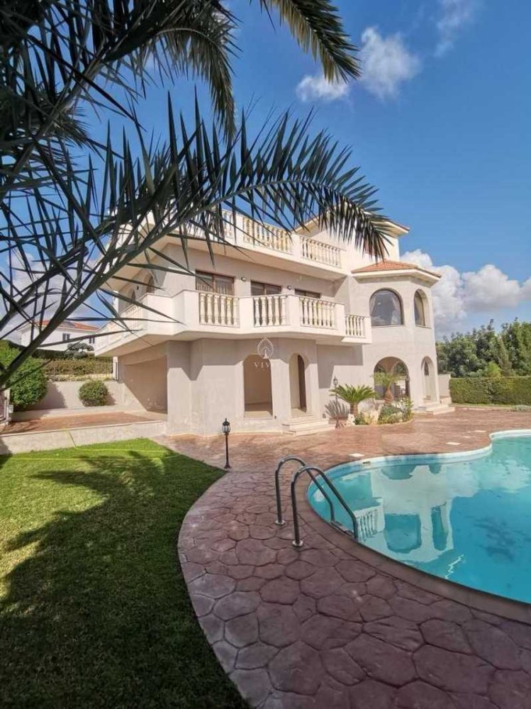 5 bedrooms Commercial property in Agios Athanasios, Cyprus No. 19157