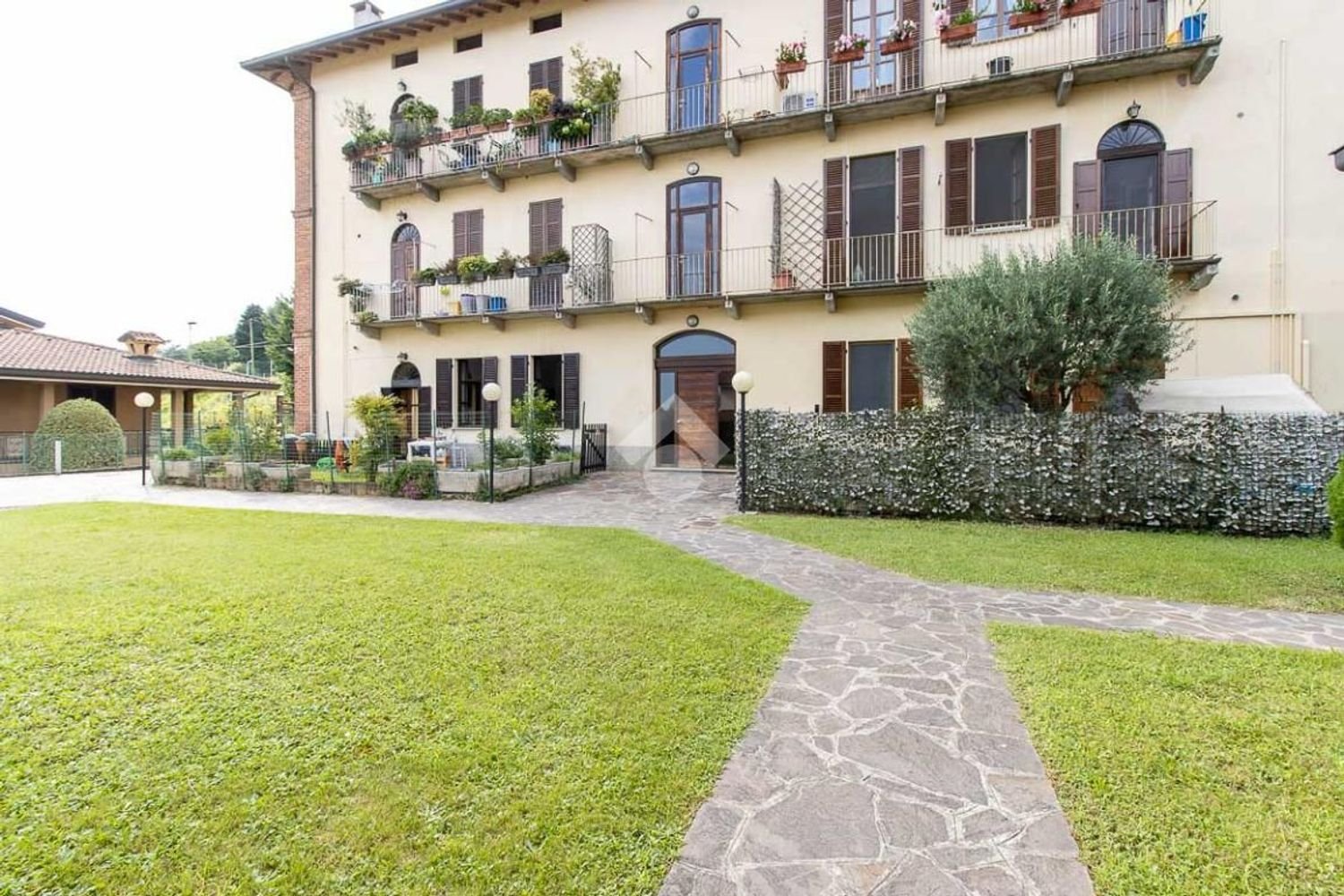 3غرفة شقة في Missaglia, Italy رقم 183333