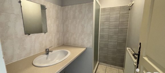 2 chambres Appartement à Vals-les-Bains, France No. 341391 8